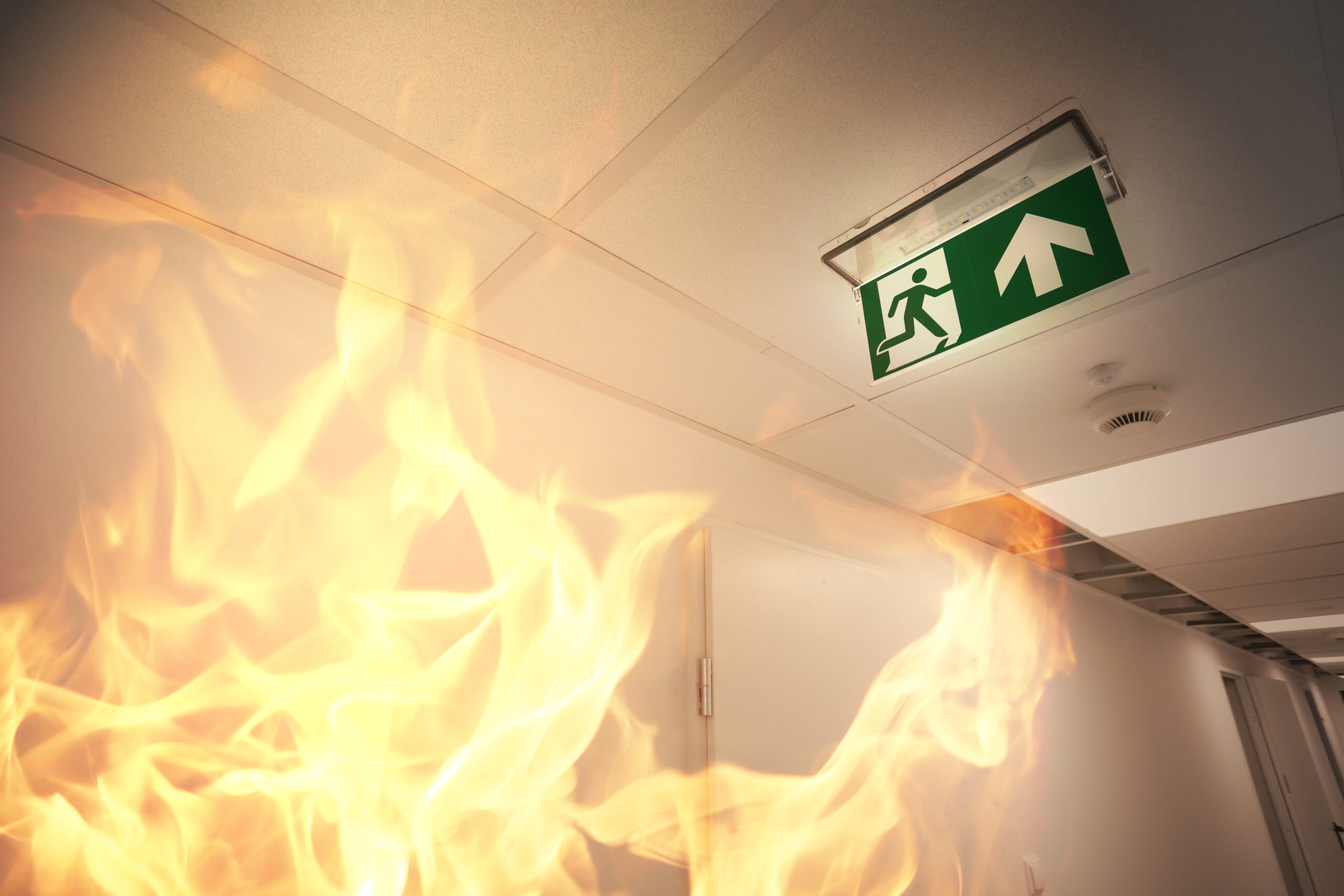 a dangerous fire emergency inside a building, requiring immediate evacuation